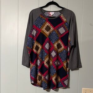 LuLaRoe Mark Gray Graphic 3/4 Sleeve T-Shirt